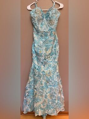 Splash Light Blue Sequined & Embroidered Prom Party Special Occasion Dress Sz 8
